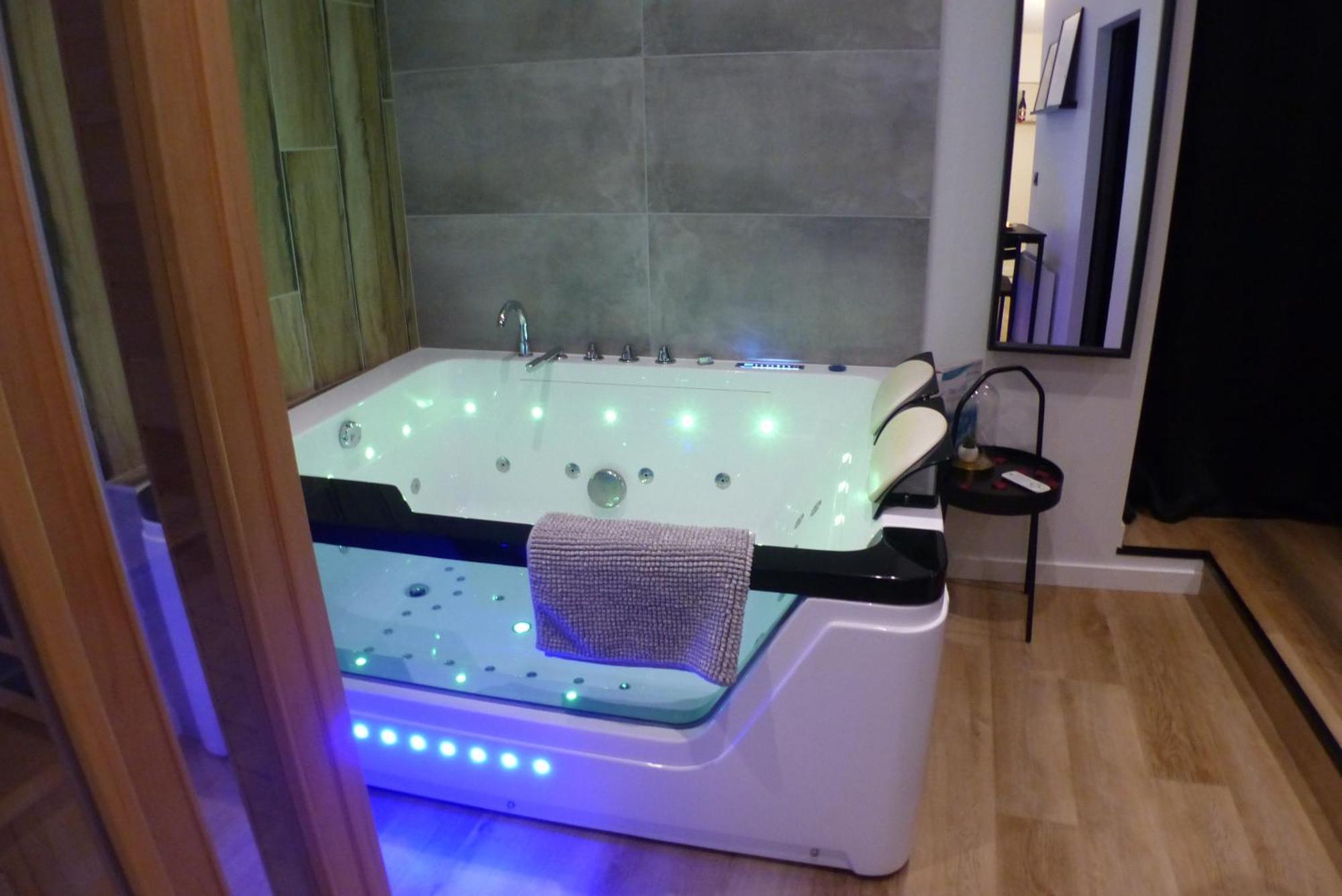 Appartement Balneotherapie Et Sauna Hyper Centre Nantes Eksteriør billede